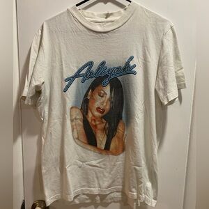Aaliyah Show my world tour 1997 shirt. Shoe Palace shirt edition.
